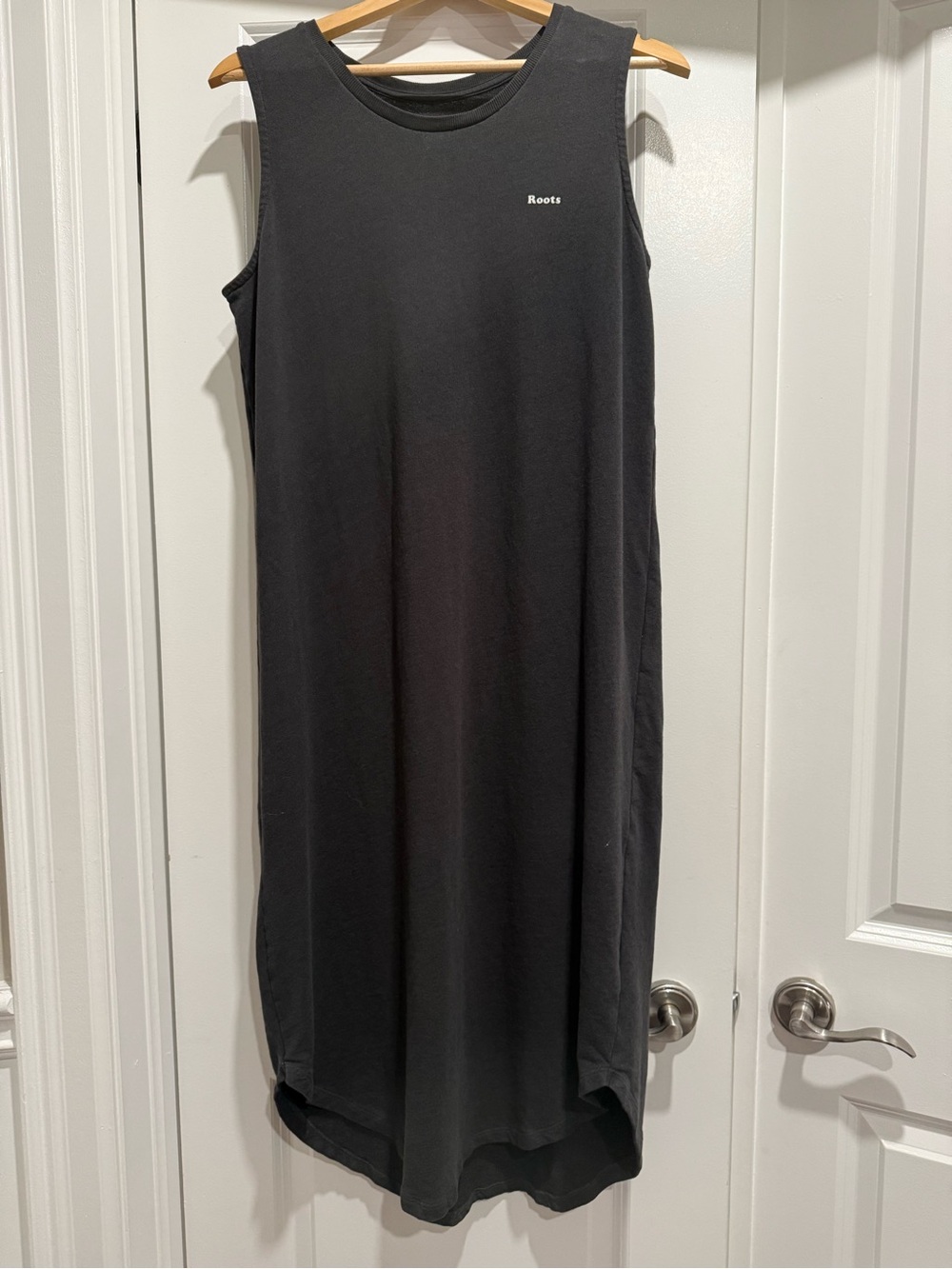 Roots Sleeveless Black Midi Dress - Large